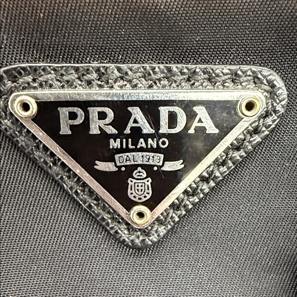Prada Re-Edition 2005 Re-Nylon bag in black - Picture 4 of 13